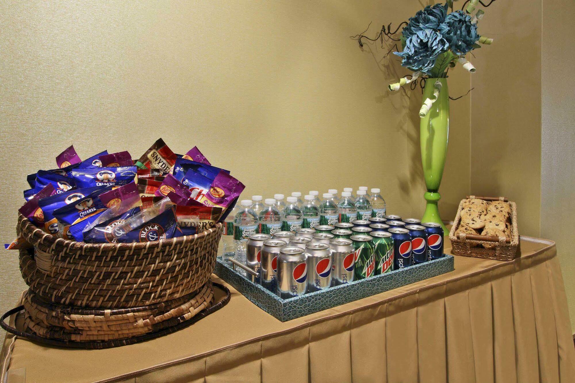 Hampton Inn Hagerstown Buitenkant foto