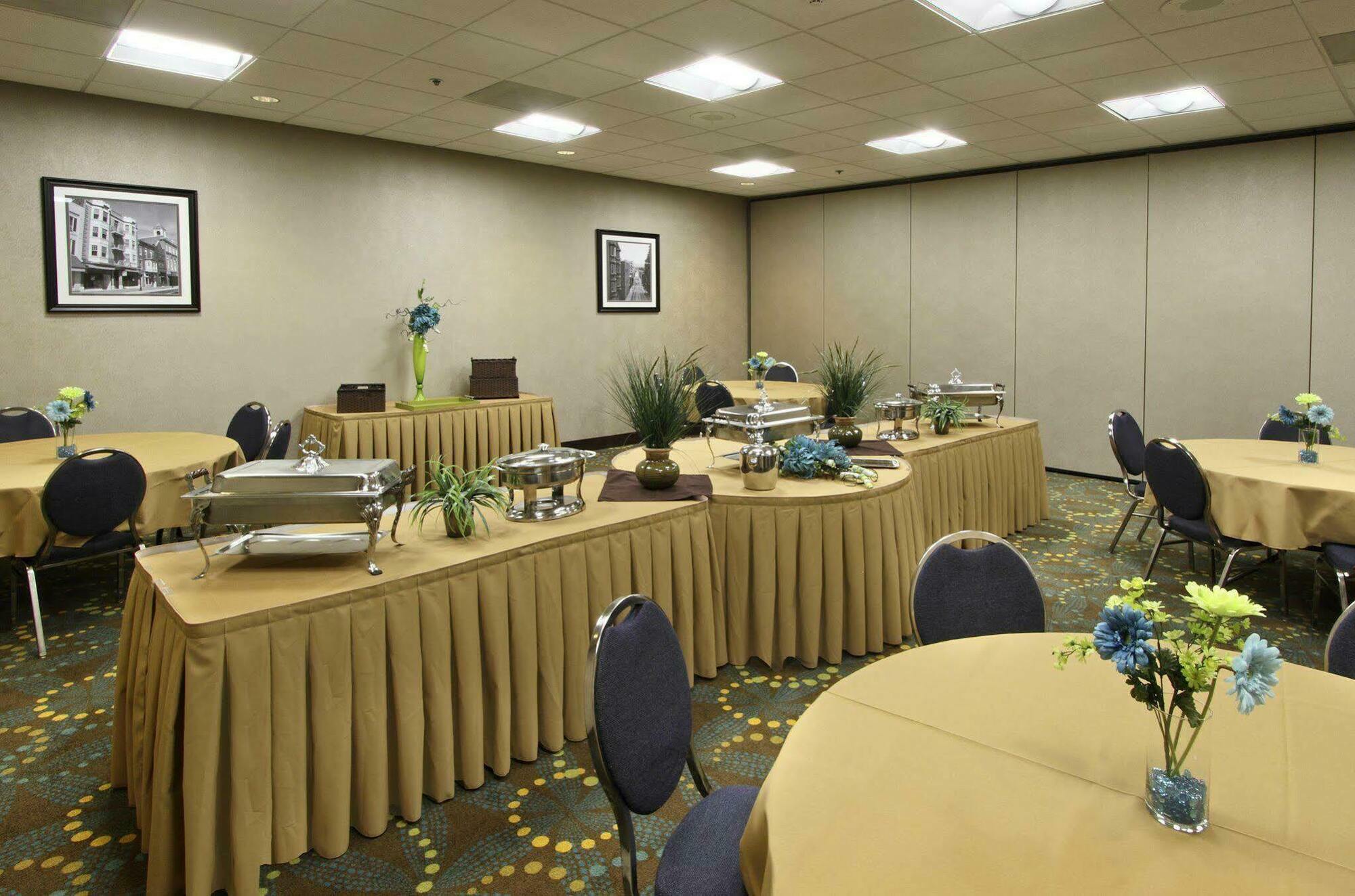 Hampton Inn Hagerstown Buitenkant foto